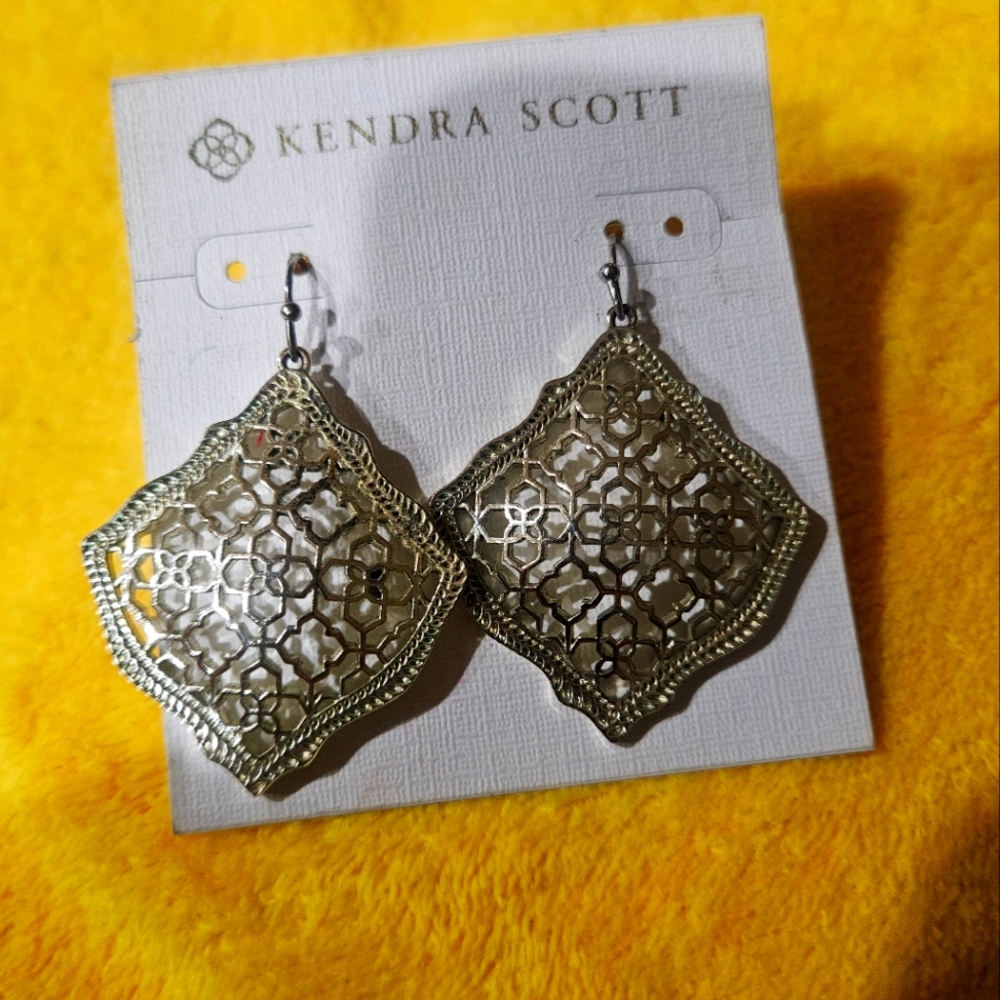 Kendra Scott Kirsten filagree earrings